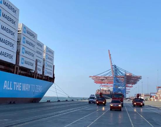 马士基旗下全球首艘甲醇动力集装箱船正式运营!(已在埃及完成燃料补给)(图1) 马士基