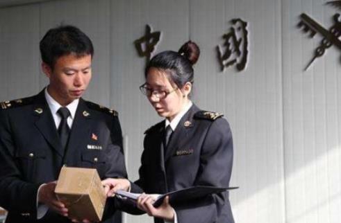 如何顺利通过海关检查?(这些小技巧让你2024通关无忧)(图1) 海关检查
